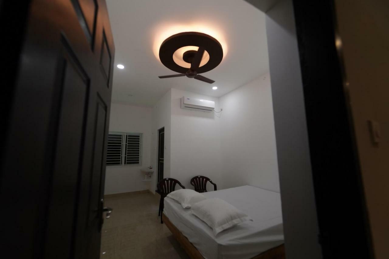 Отель Vg Mahal Tiruchirappalli Экстерьер фото